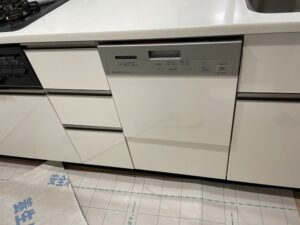 兵庫キッチン取付け隊　食洗機前パネルでを楽しむ　施工前